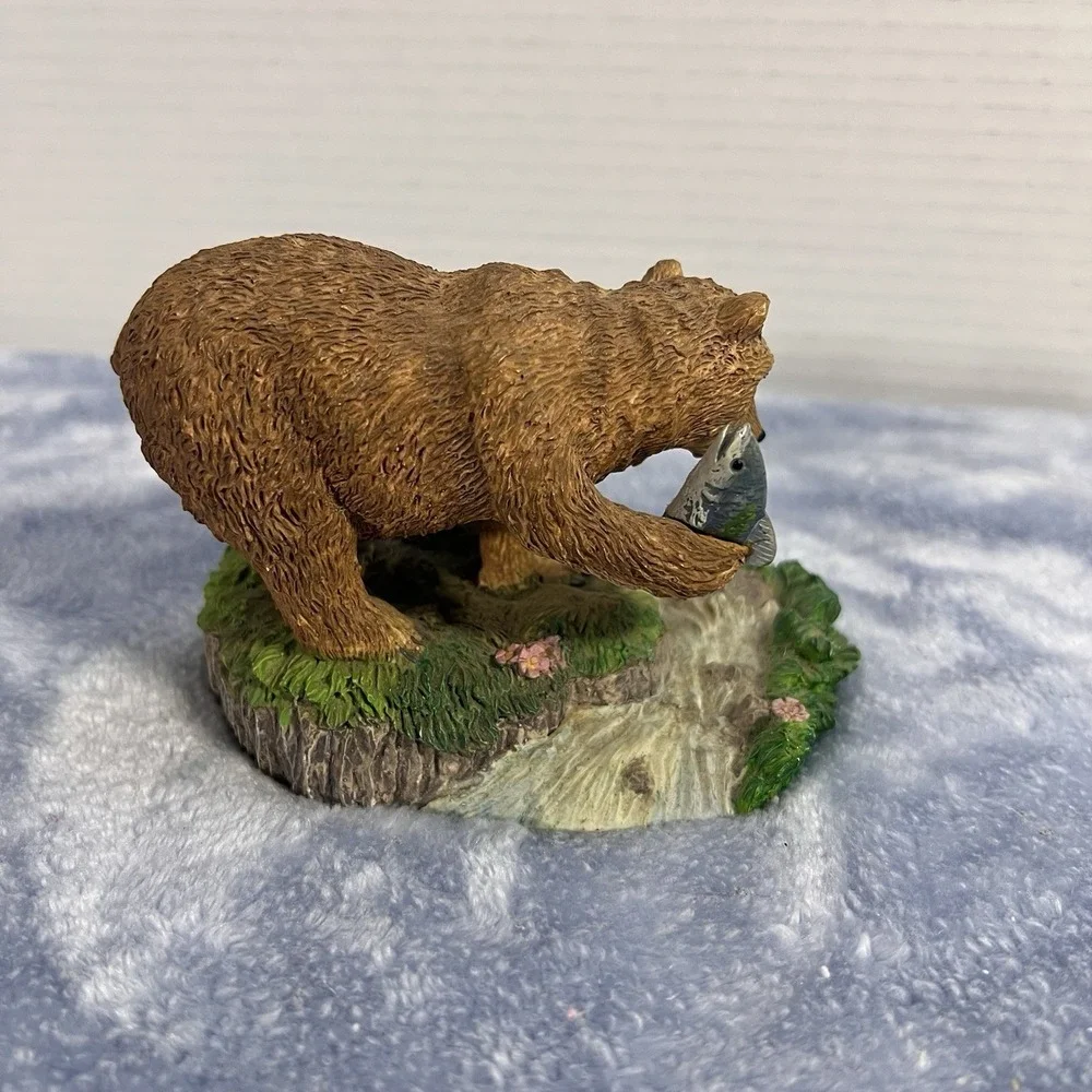 Vintage‎ Russ Berrie Grizzly Bear Mom & Cub Fishing Collectible. Item 14651